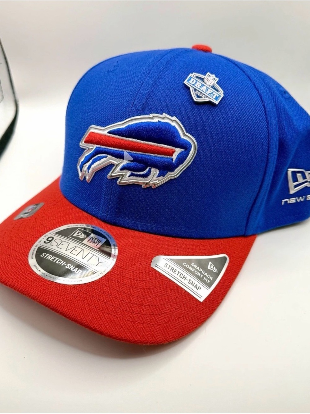 Buffalo Bills 2026 New Era Draft SnapBack Hat With Pin - Adult